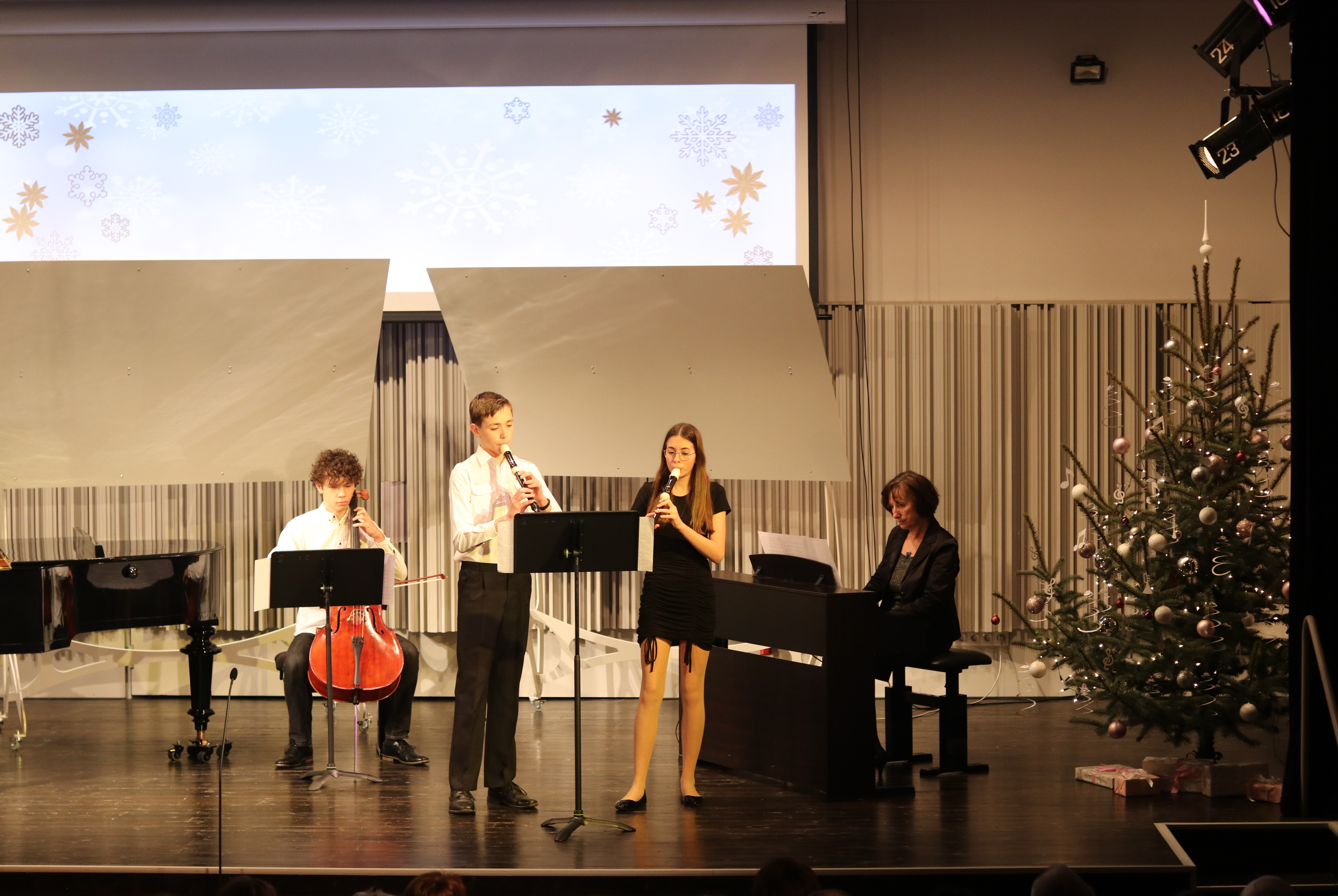 Adventní koncert 4. 12. 2022 v koncertním sále ZUŠ